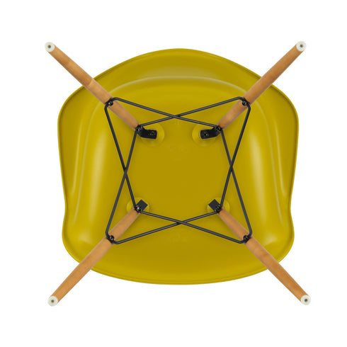 Cadeira de Braços em Plástico Eames DAW / Base Ácer